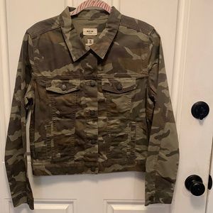 Miss Me Camo Cropped Jacket M